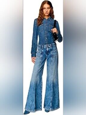 Diesel D-AKII Flared Jeans Size 25 X 34 NWT